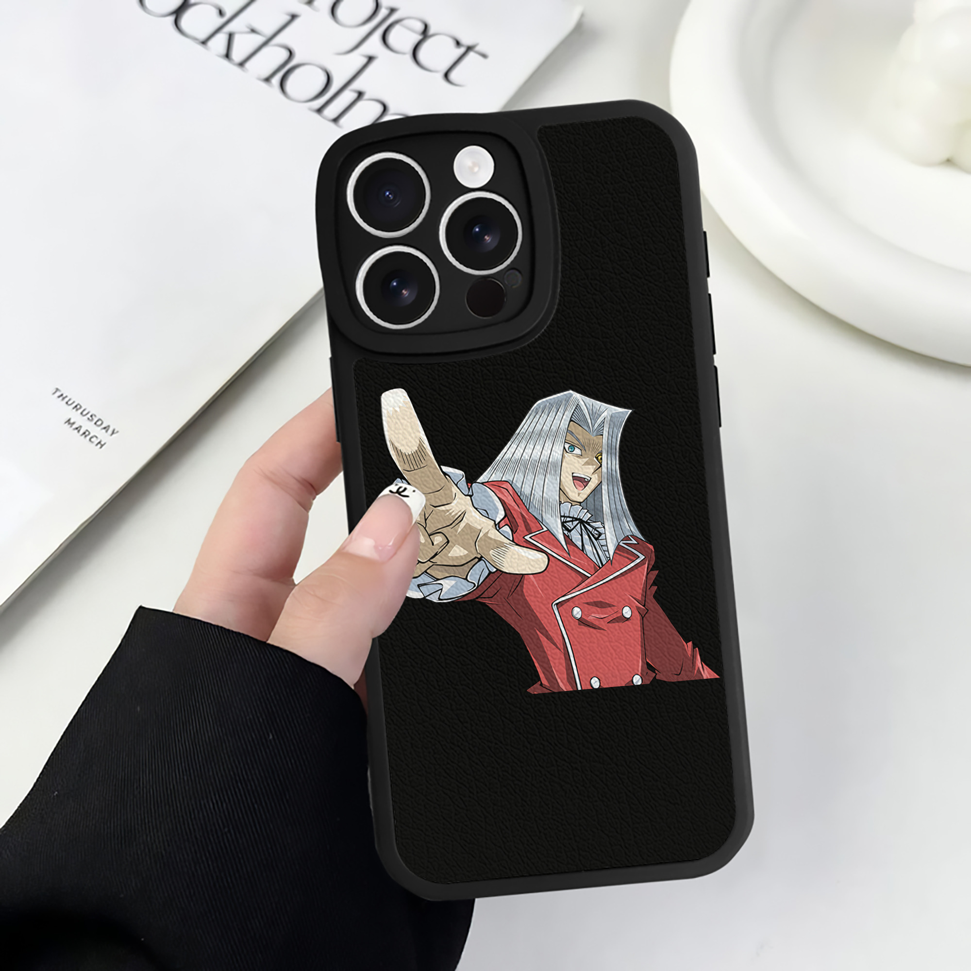 （画像用） 遊☆戯☆王 Yu-Gi-Oh! 【iPhone 16シリーズ対応】シリコンスマホケース（レザー調） 材質：シリコン
